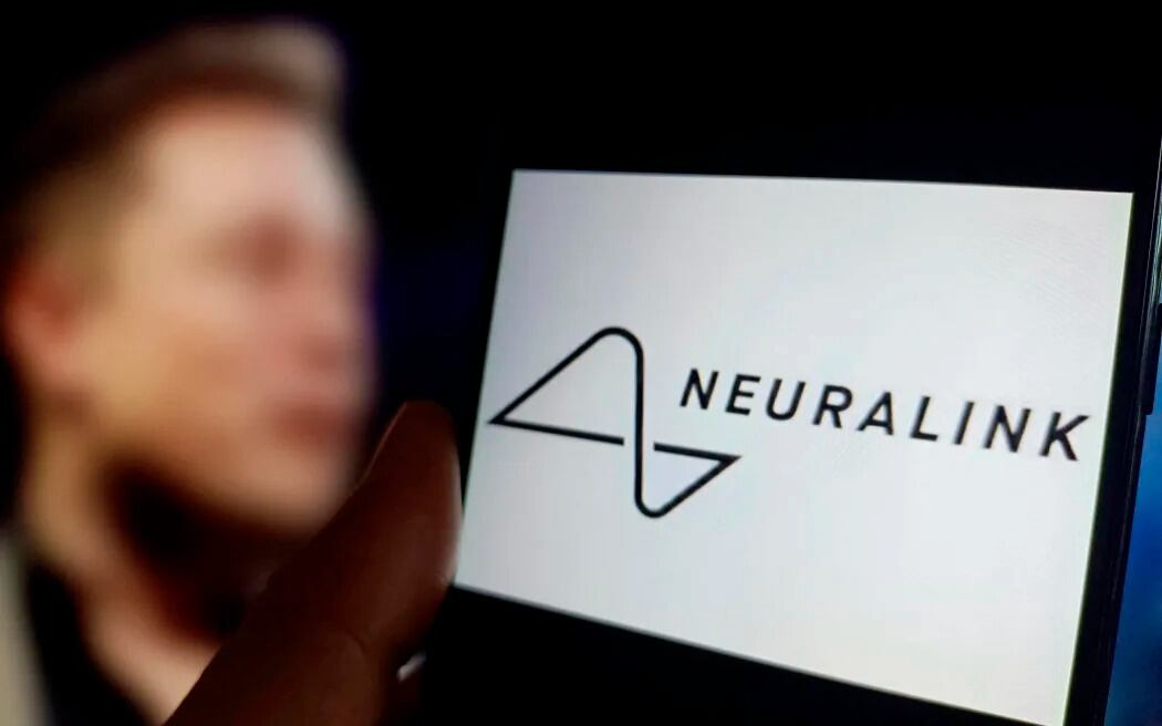 Elon Musk muestra las bondades de Neuralink.