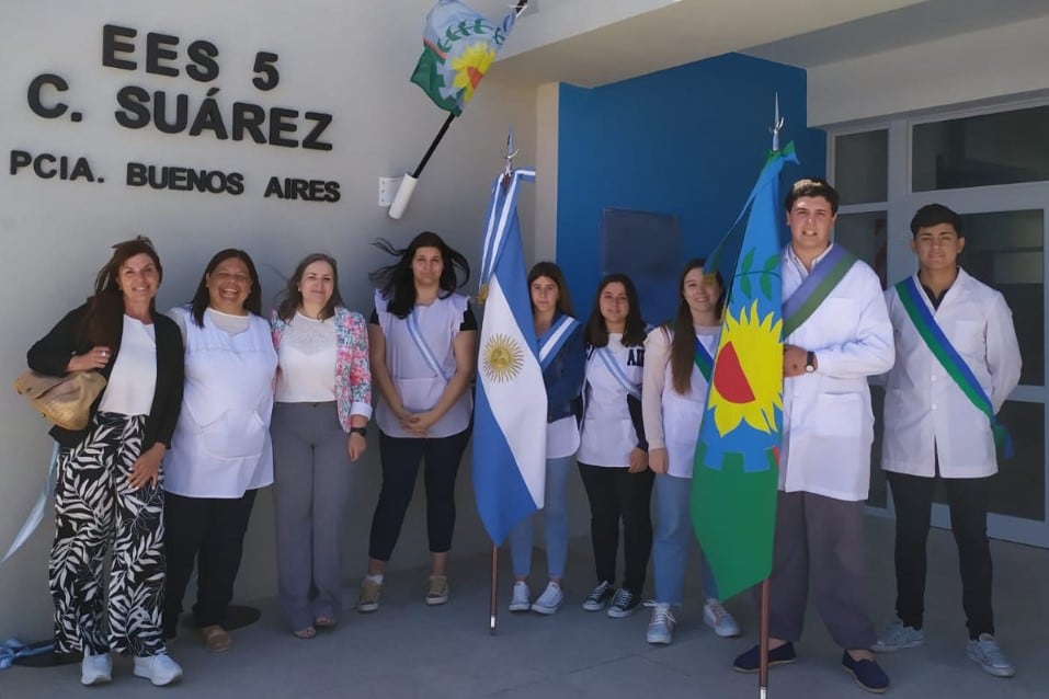 Tercera desde la izquierda, la directora Villarreal.