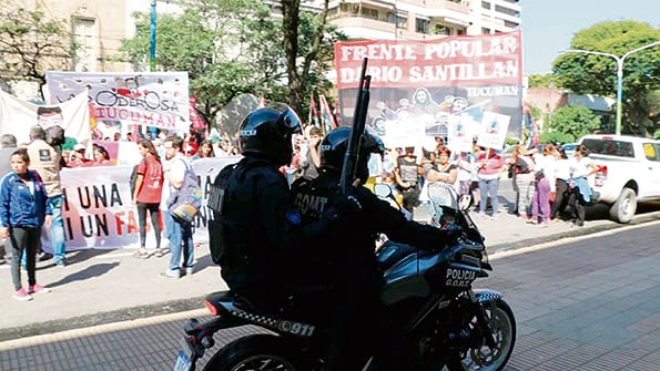 La policía tucumana, en la mira por el caso de gatillo fácil.
