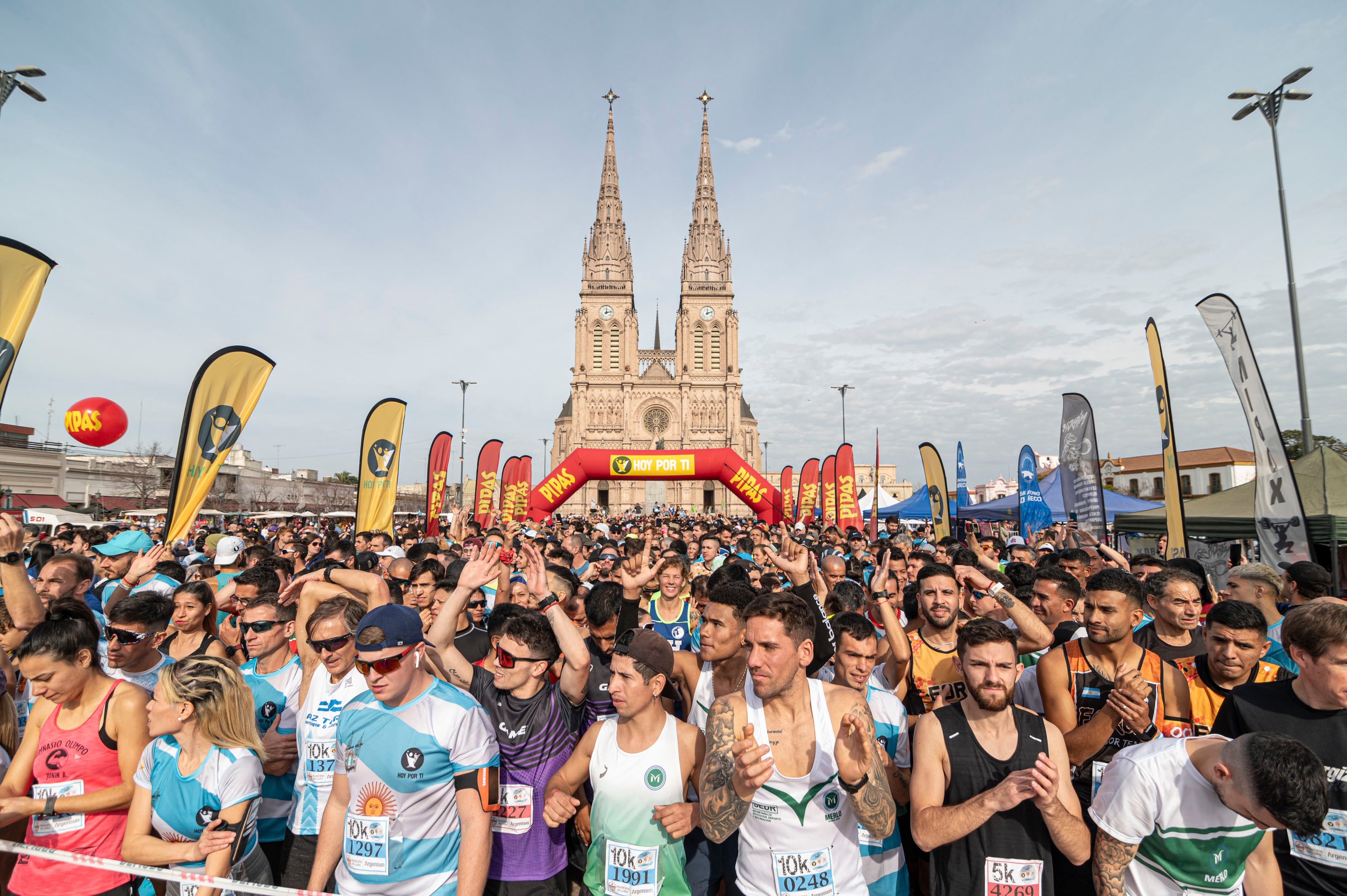 Los competidores largarán a las 12 horas.