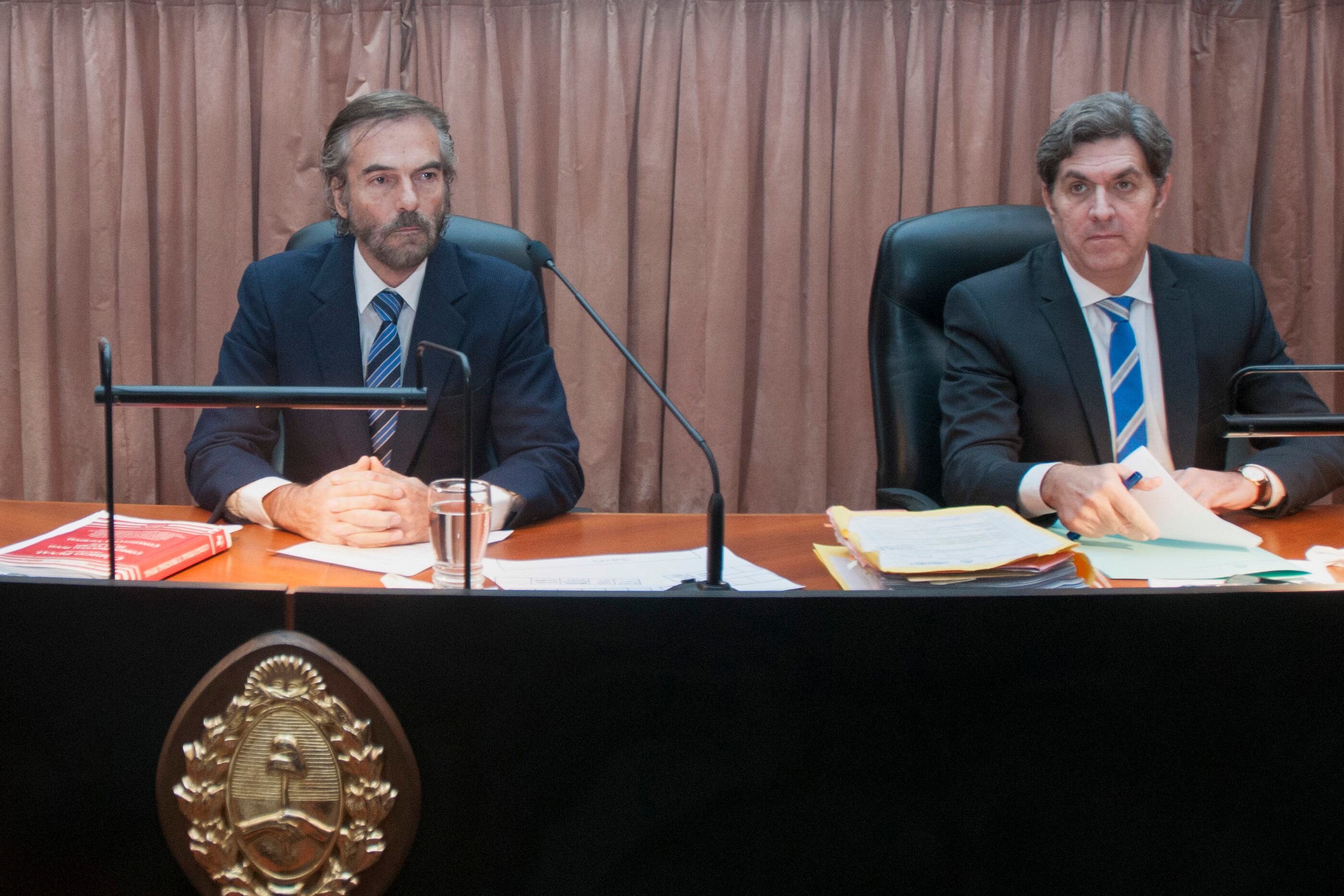 Los camaristas Gustavo Hornos y Juan Carlos Gemignani denunciados y cuestionados por sus pares.