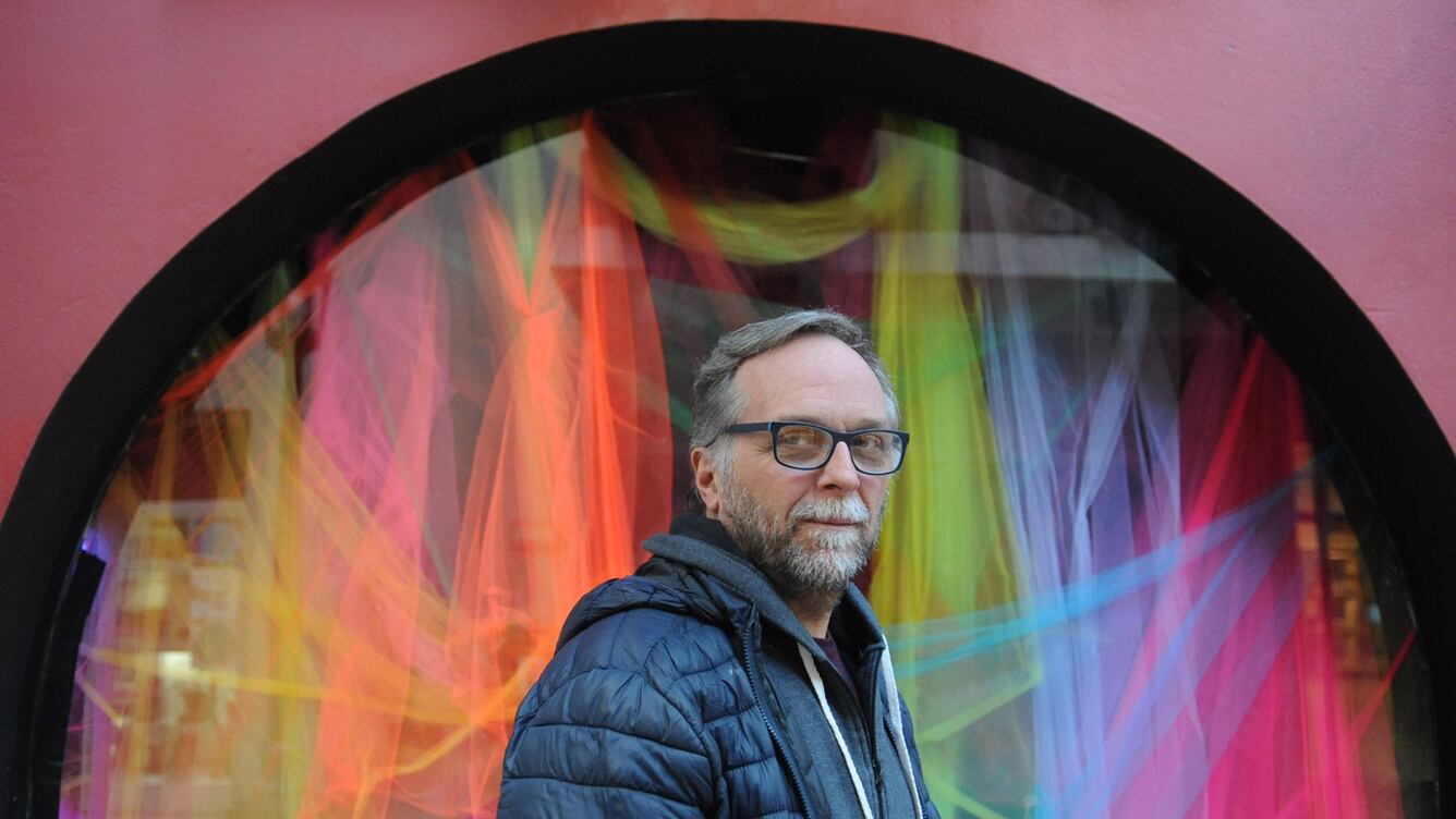 “Una ficción sobre nuestro pasado que habla sobre nuestro presente”, define Ortiz a su obra.