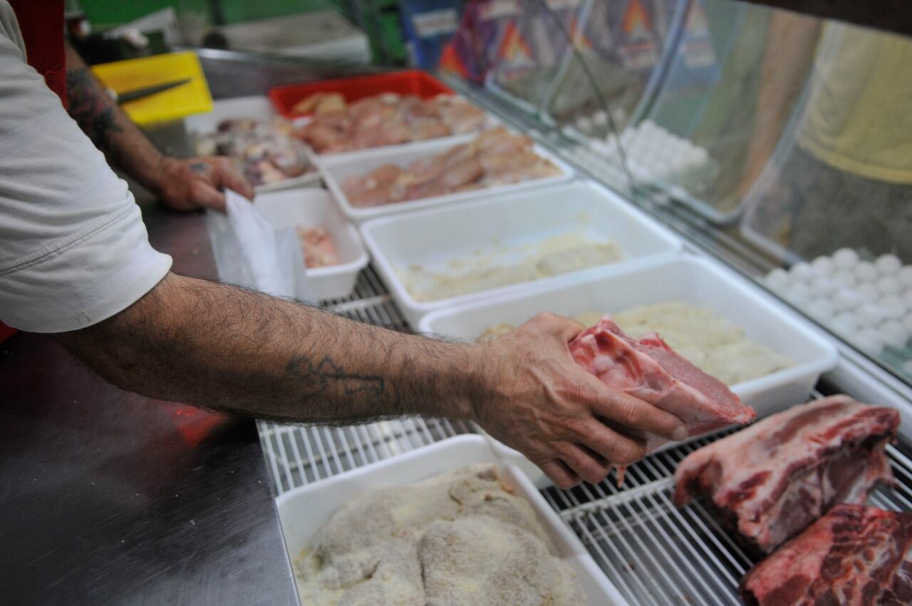 El gobierno busca forzar una baja del precio de la carne.