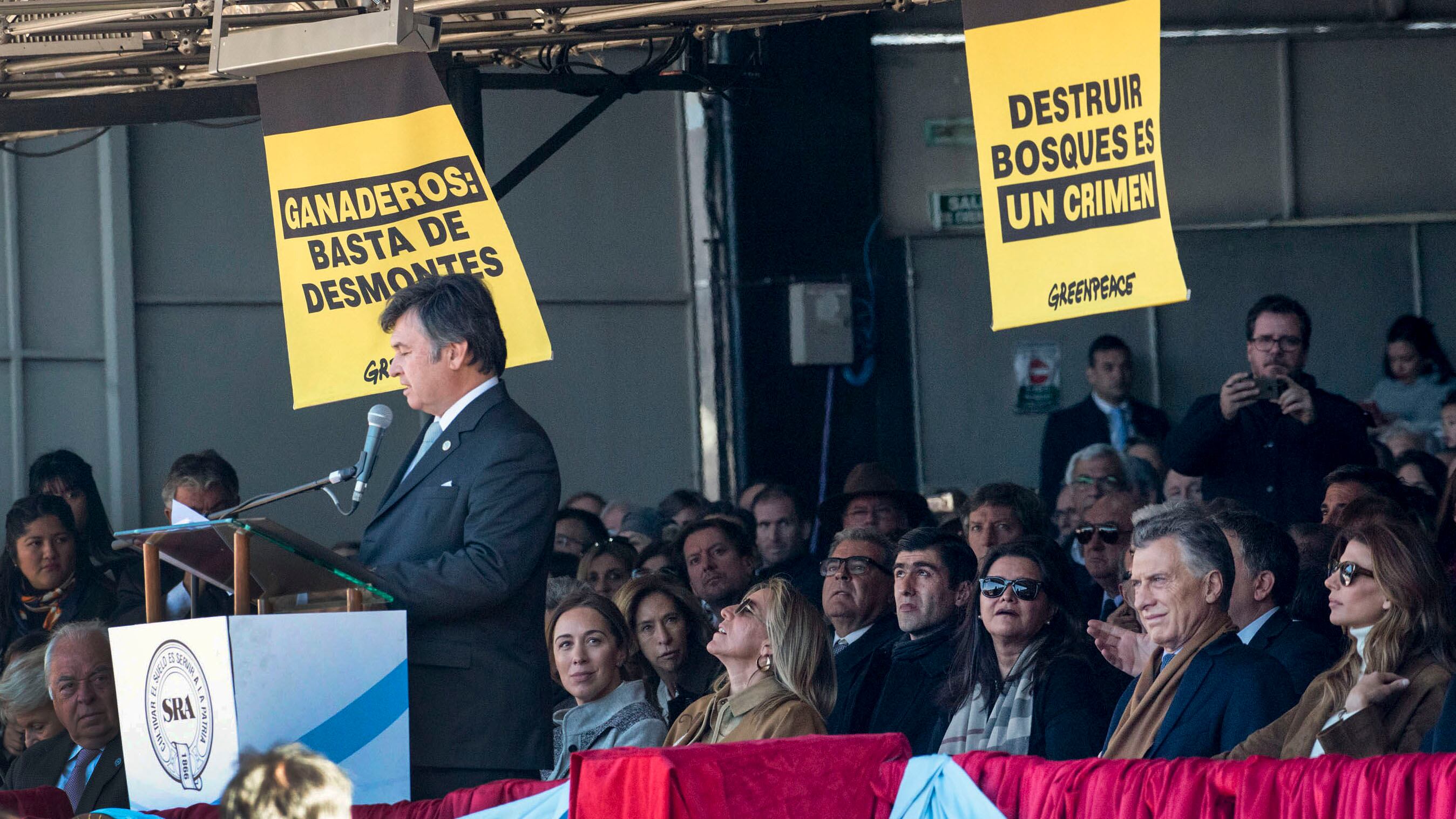 Mauricio Macri y su esposa Juliana Awada, en el palco de la Sociedad Rural Argentina.