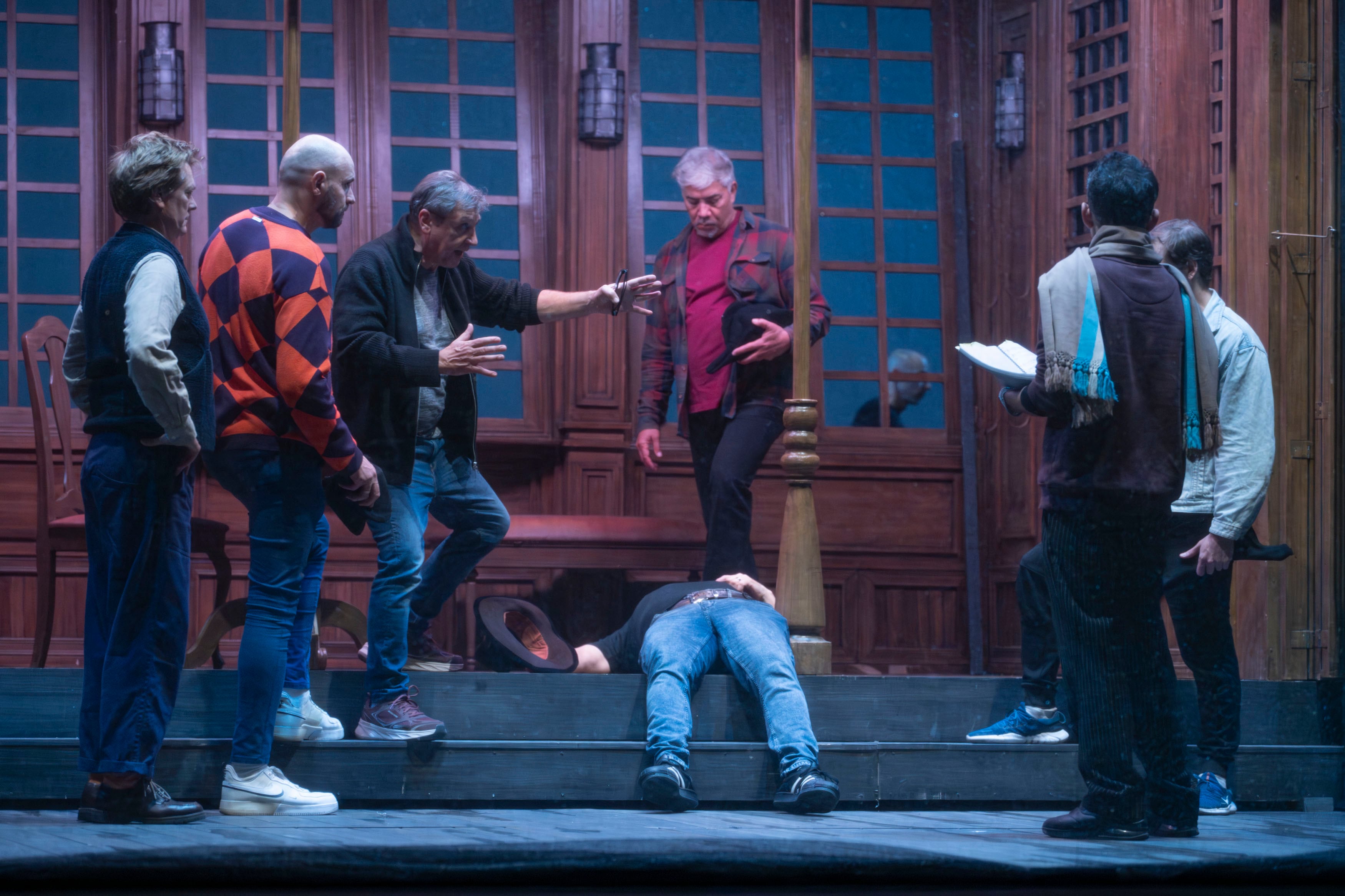 Todo sucede a bordo del "Indomable", durante una de tantas guerras