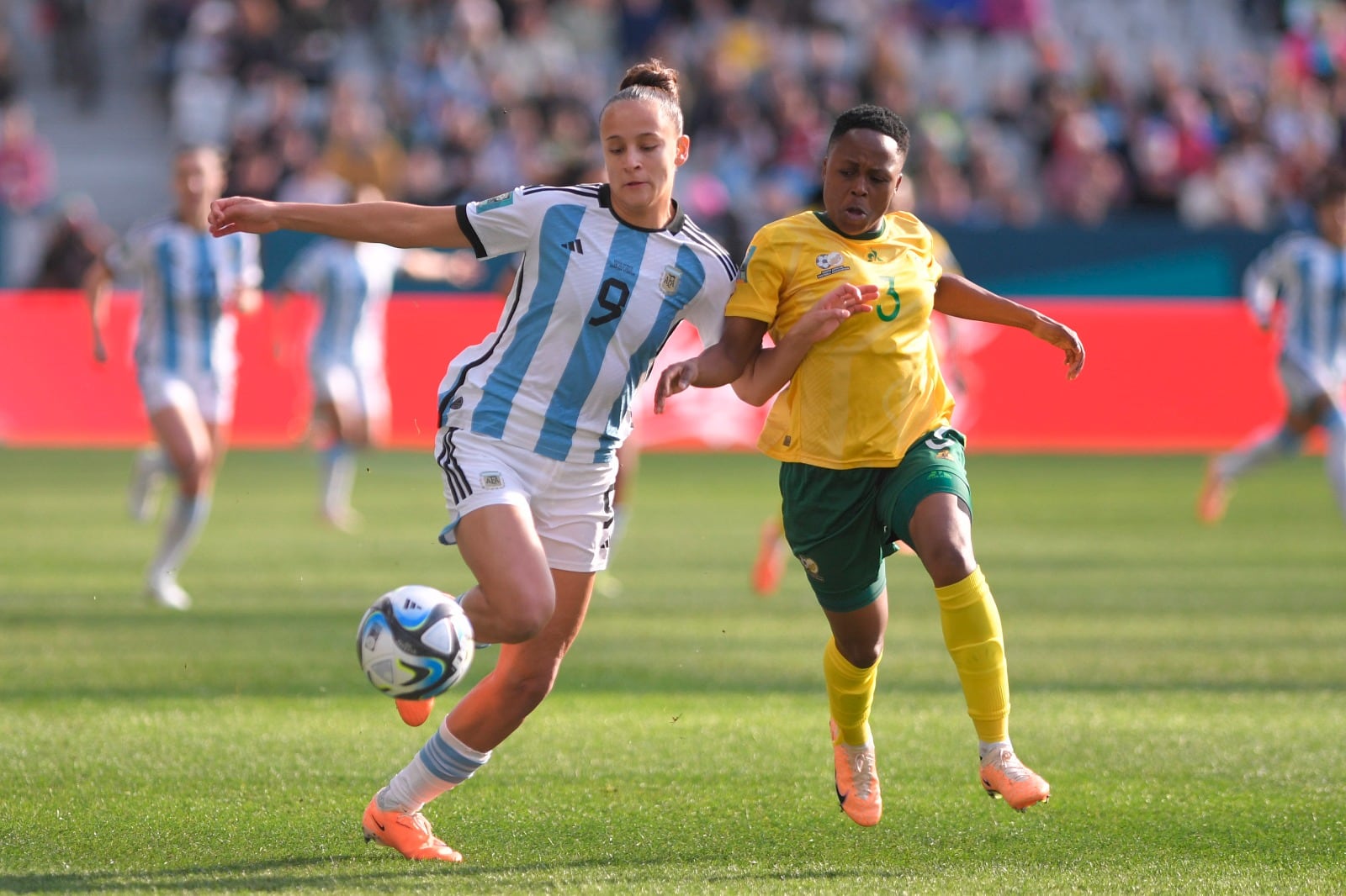 Paulina Gramaglia lucha con Gamede
