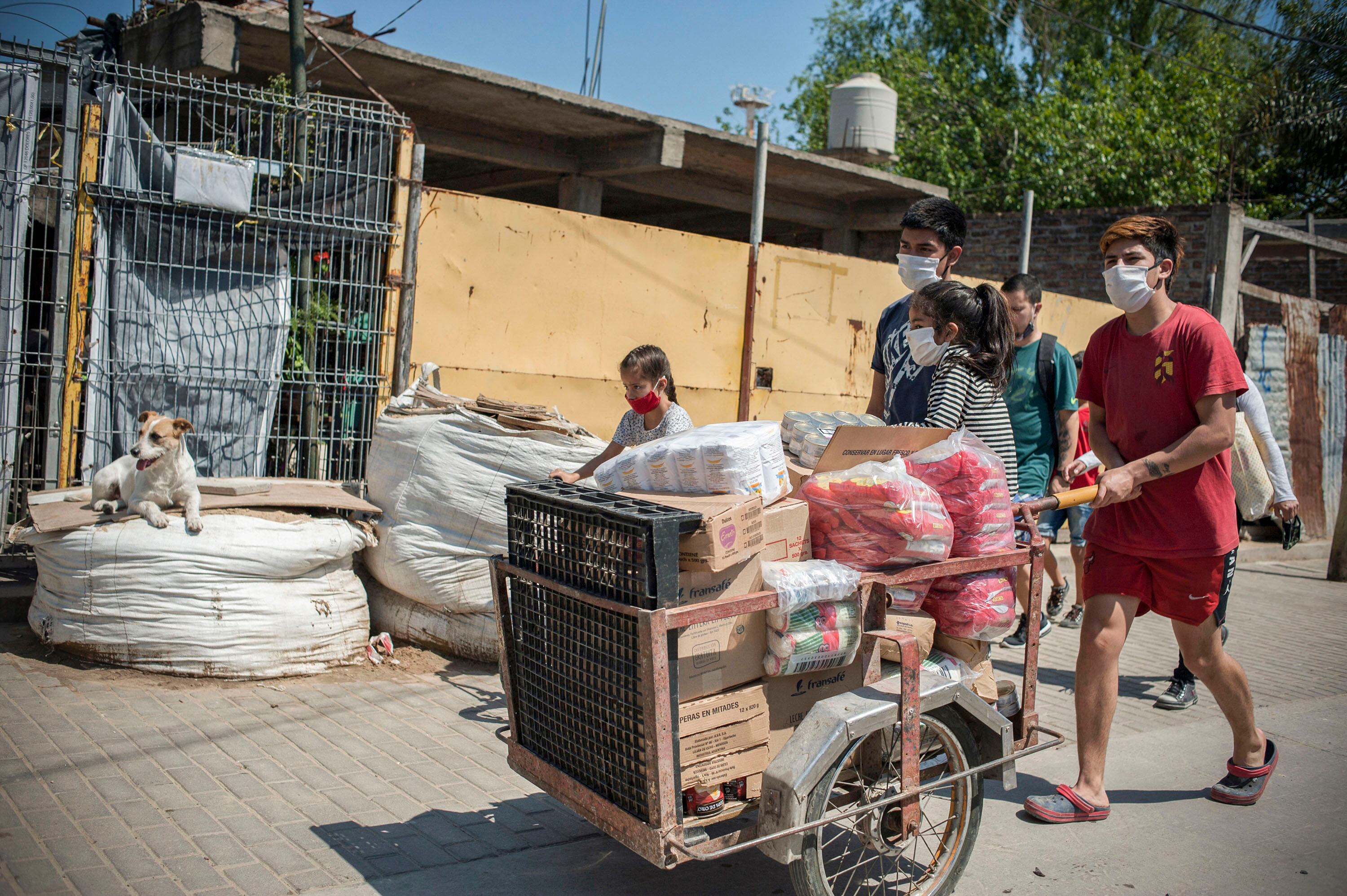 La oposición no percibe que una enorme proporción de la sociedad se encuentra en una situación de precariedad.