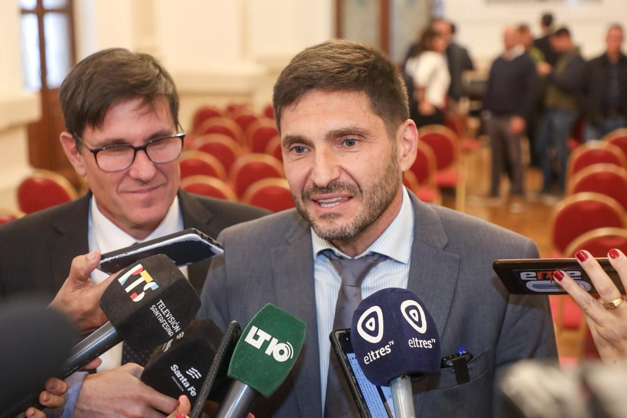 El gobernador Pullaro y el ministro de Educación Goity ayer en la Casa de Gobierno.