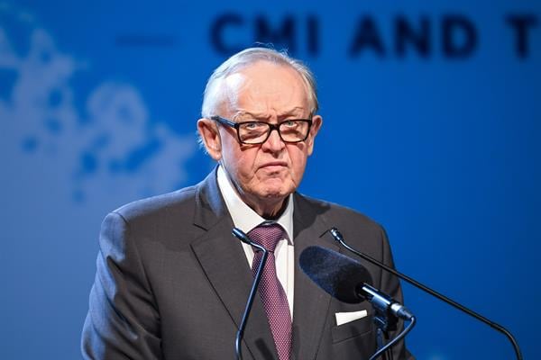 Nacido en 1937, Ahtisaari fue galardonado con el Premio Nobel de la Paz en 2008