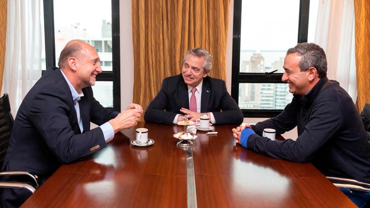 Perotti, Fernández y Javkin.