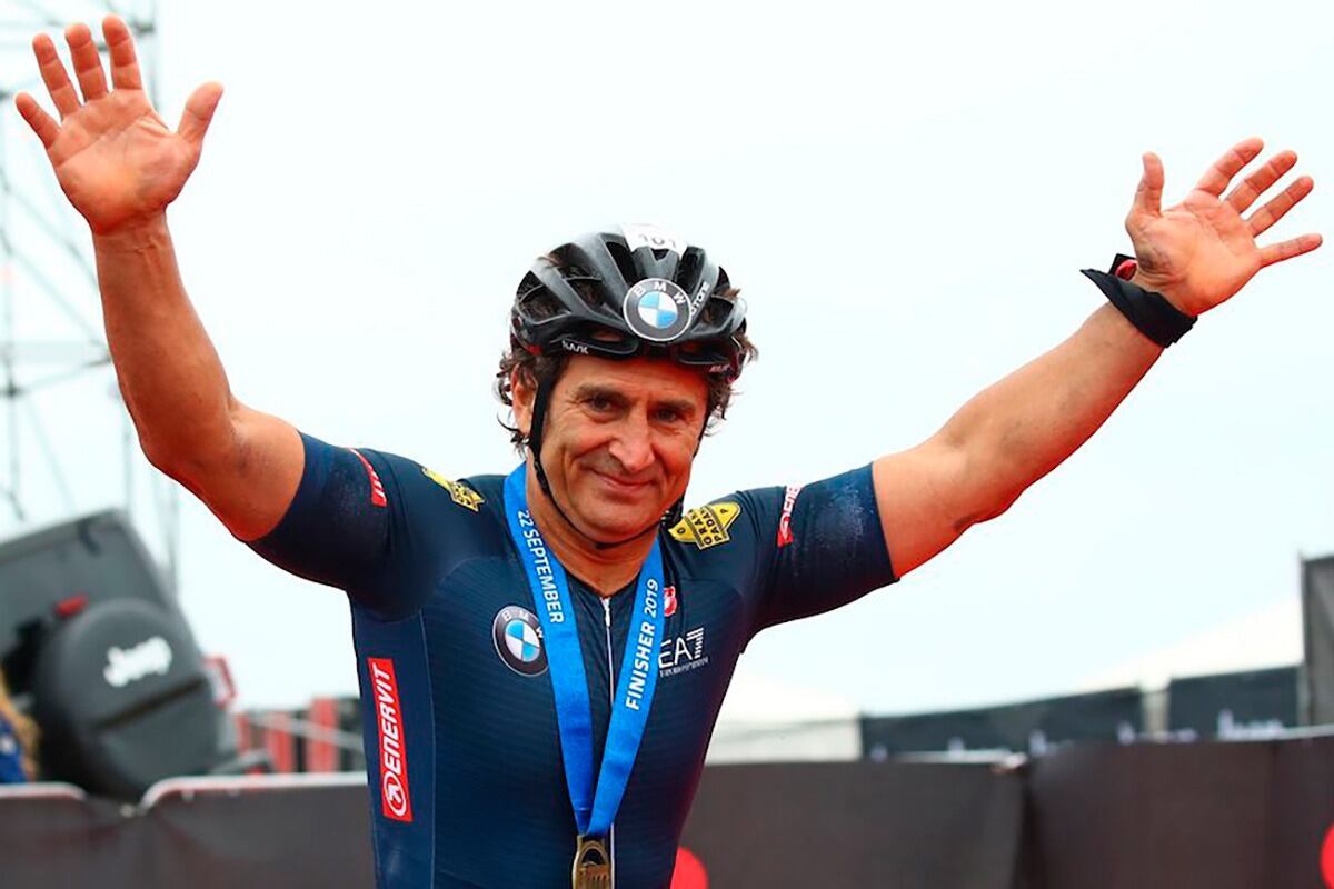 Alex Zanardi se recupera del grave accidente que sufrió en junio.
