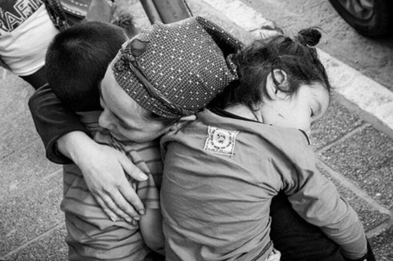 Yessica Bonnefoi junto a dos de sus hijes