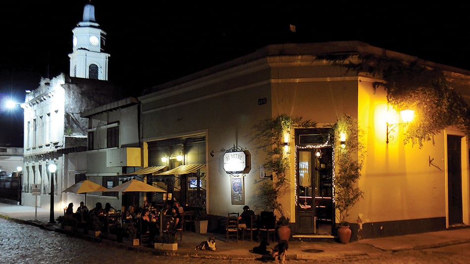 El Mitre Bar Histórico, el lugar donde la tierra de Güiraldes tienta con sus creaciones en tragos.