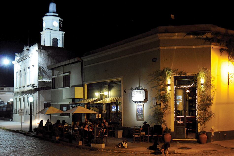 El Mitre Bar Histórico, el lugar donde la tierra de Güiraldes tienta con sus creaciones en tragos.