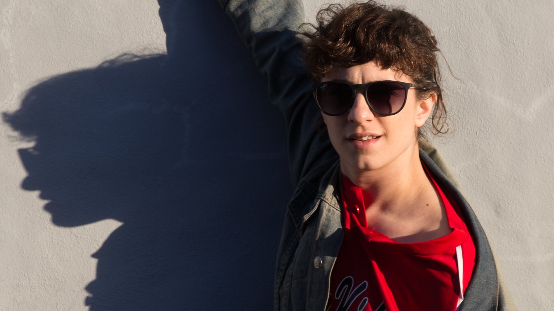 Experimental y contemplativo, pero también bueno para hangear, Prender un fuego además profundiza su búsqueda.