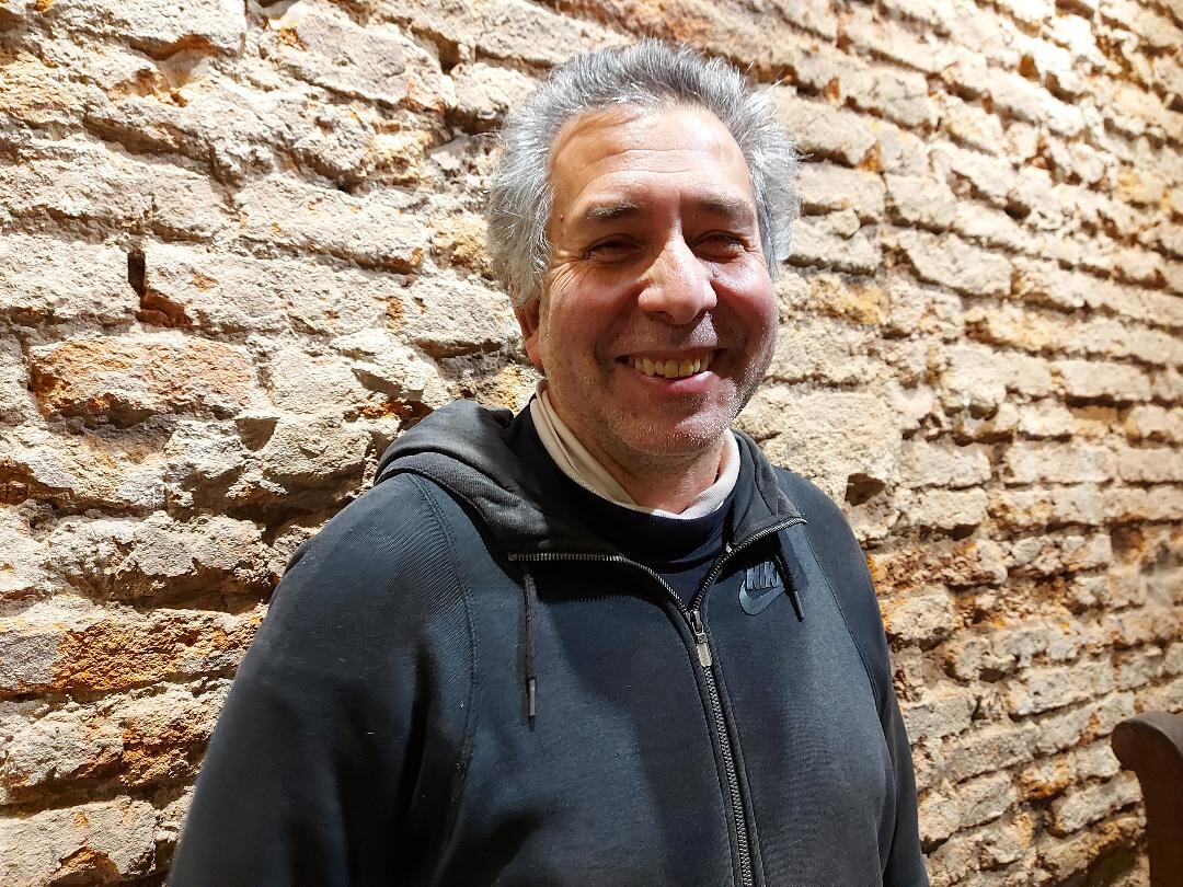 "El cambalache es mi estilo. Revolver, mezclar todo, como para hacer un guiso", dice Soto.