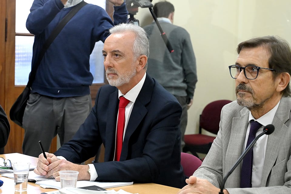 Bailaque está imputado por cargos de "corrupción institucional"