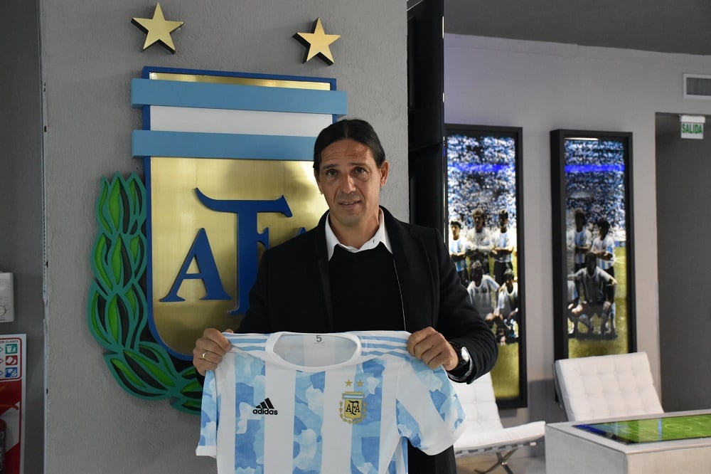 Germán Portanova aspira a cambiar la historia de la Selección Argentina femenina 