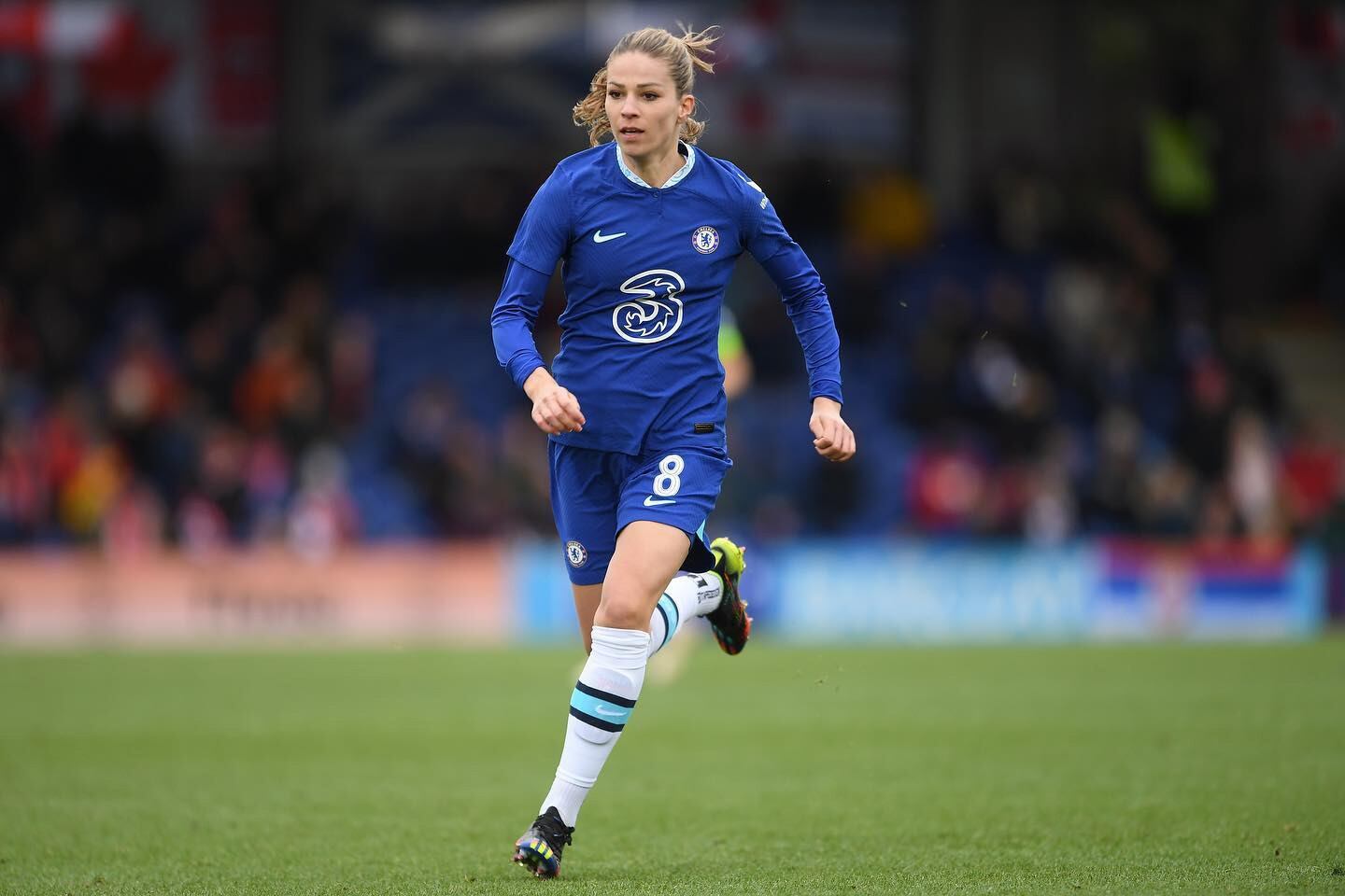 Melanie Leupolz, madre y volante del Chelsea.