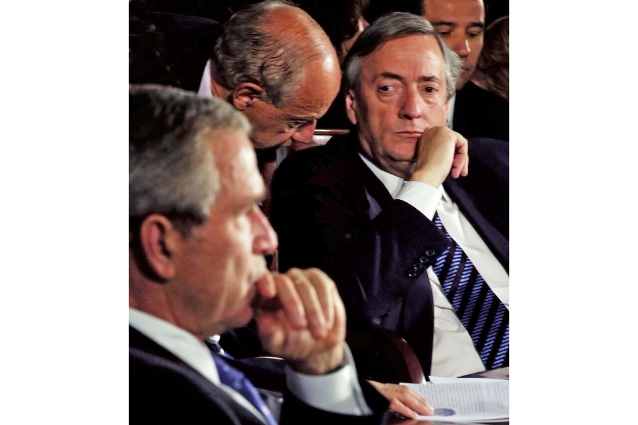 En 2005 termina la IV Cumbre de las Américas en Mar del Plata con el rechazo al ALCA. Impulsado por la Argentina, Brasil y Venezuela.