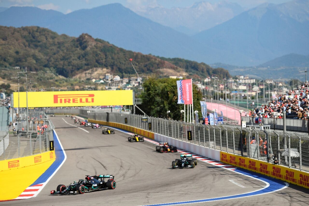 Hamilton cree que lo están intentando frenar.