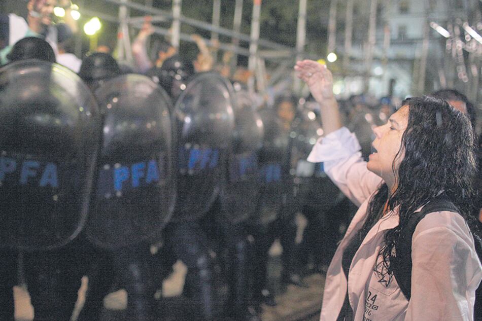 Los docentes fueron atacados el 9 de mayo pasado por la Policía de la Ciudad, que usó escudos, bastones y gas pimienta.