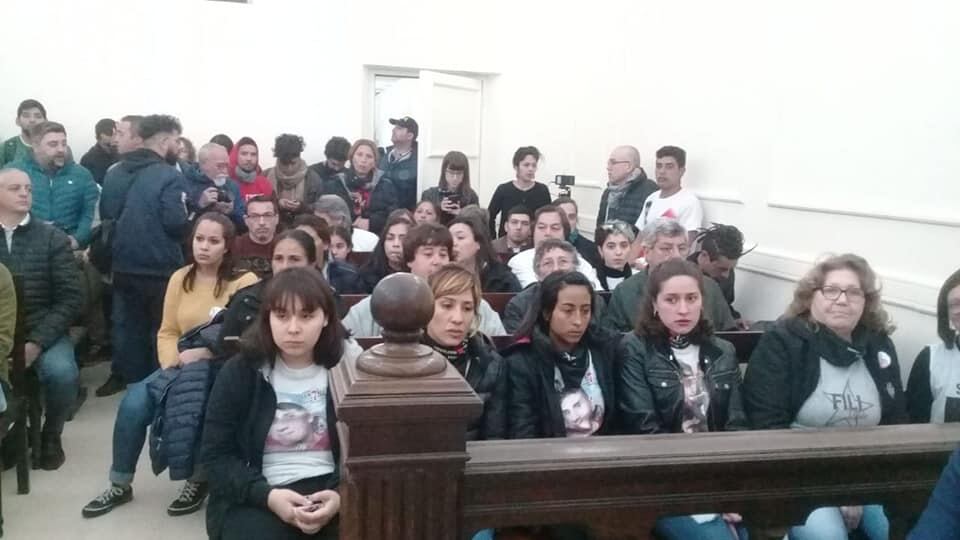 Los familiares de las 7 víctimas de la masacre de Pergamino, al inicio del juicio.