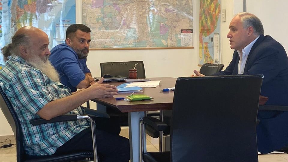 Pérsico, Menéndez y Cánepa en la firma del convenio