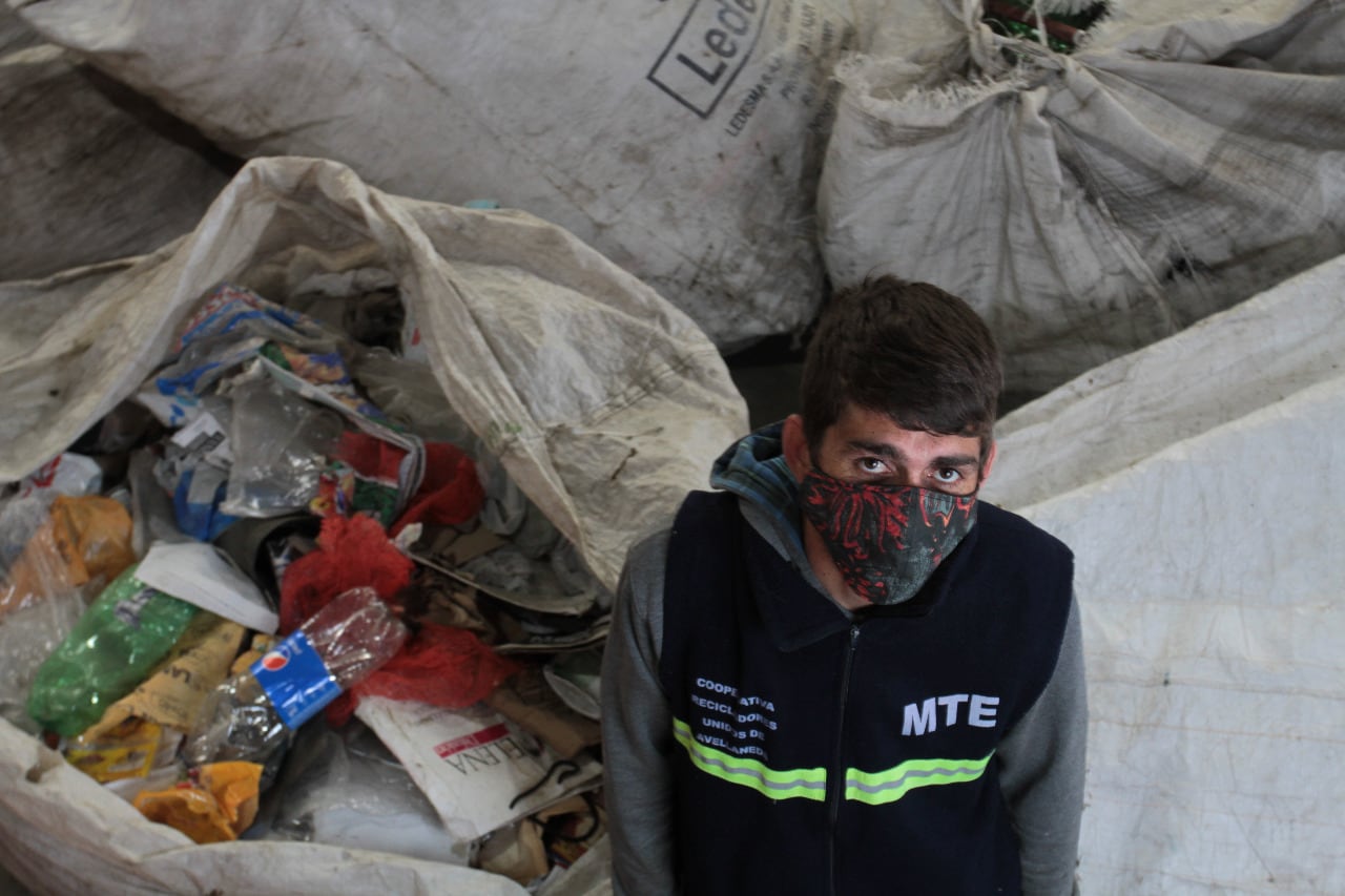 Alberto Fernández y el ministro de Ambiente, Juan Cabandié lo convocaron como referente del movimiento cartonero para que explicara el aporte que pueden hacer los recicladores urbanos en el diseño de políticas ambientales. 