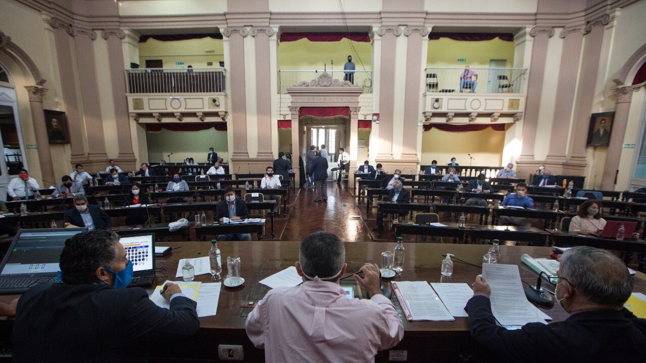 Diputados ubicados hasta en la balcones