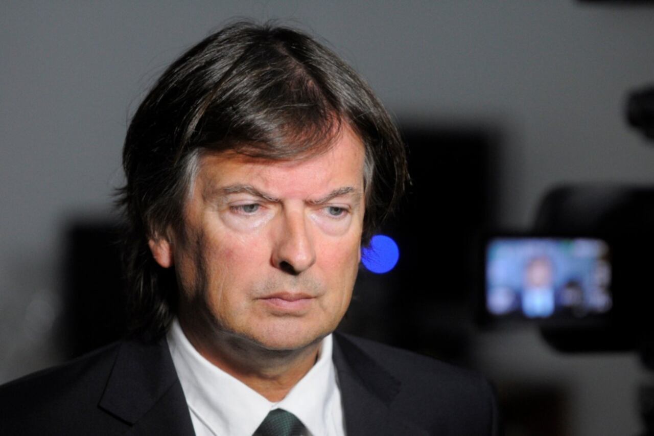 Se nos ha ido una persona notable y se nos hace difícil pensar que no contaremos más con su presencia", apuntaron en el documento firmado por juristas de talla internacional.