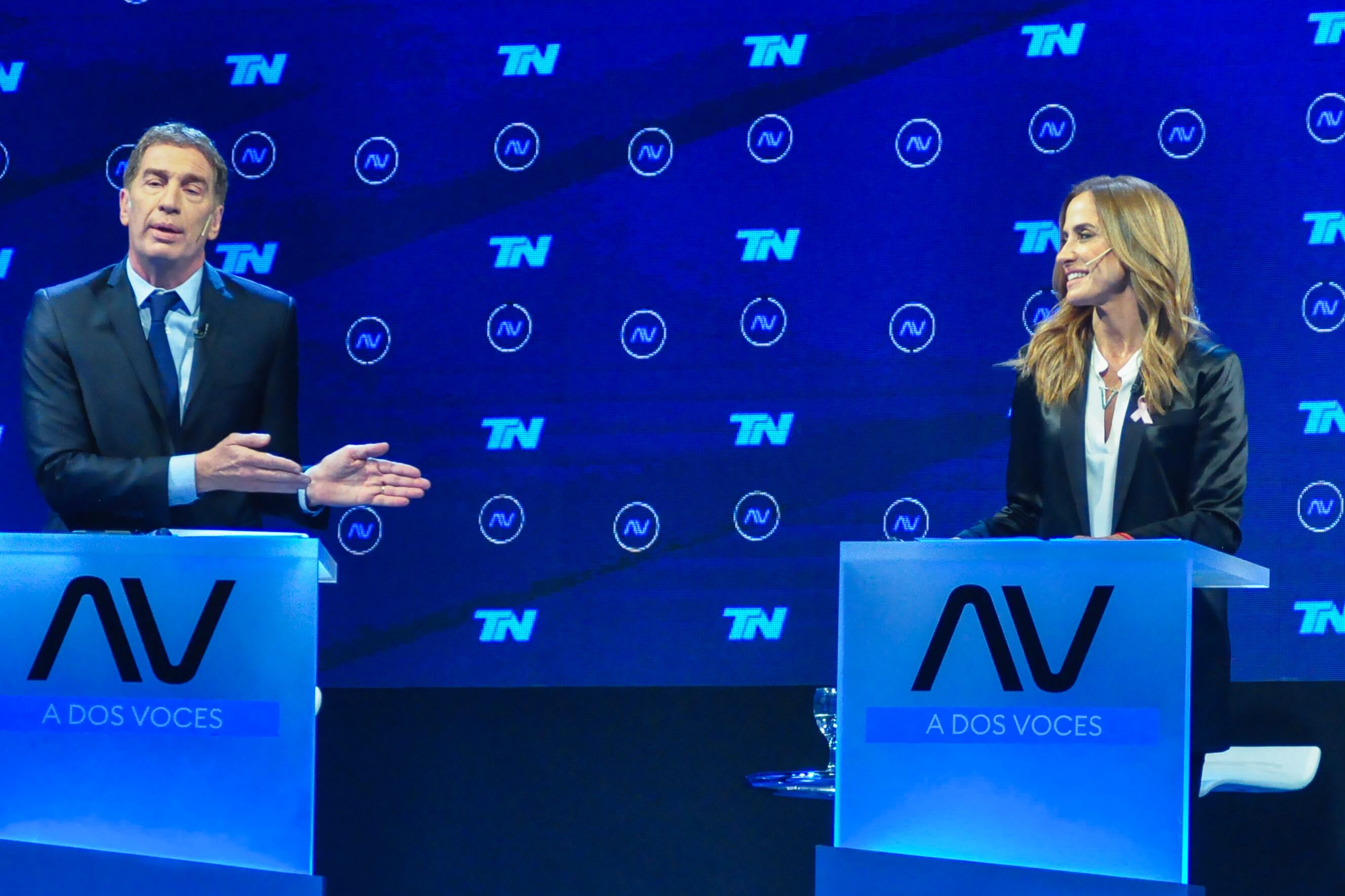 Diego Santilli y Victoria Tolosa Paz, en el debate televisivo de candidatos bonaerenses.