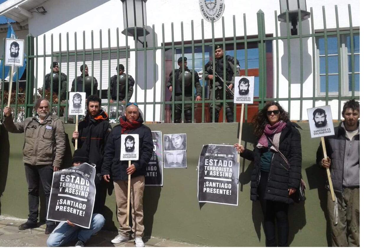 La ministra Patricia Bullrich sufrió un doble escrache durante su visita a Bariloche.