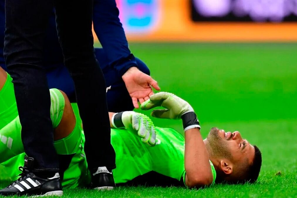 Gerónimo Rulli es todo dolor tras su golpe