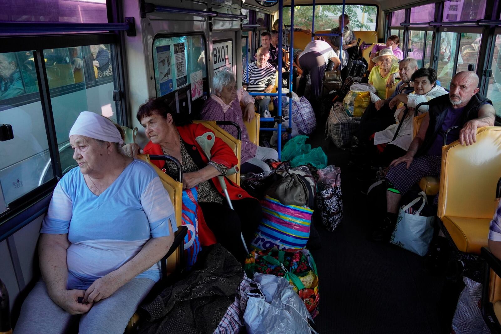 Evacuados de región fronteriza Kursk.