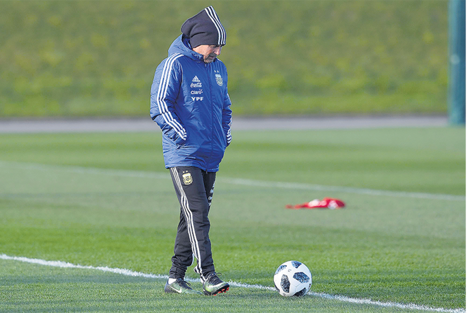 Sampaoli condujo el entrenamiento desarrollado en el complejo deportivo del Manchester City.
