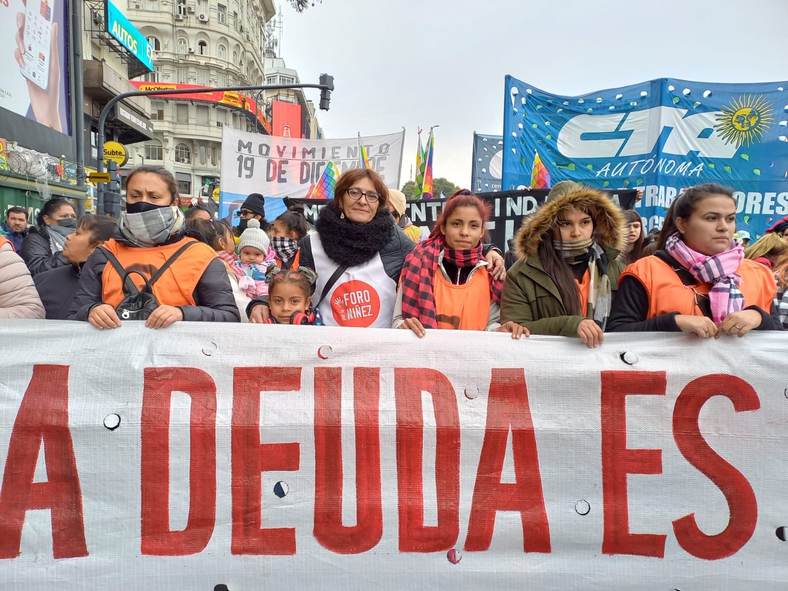 Esta semana marcharon desde el Obelisco hasta la sede local del FMI