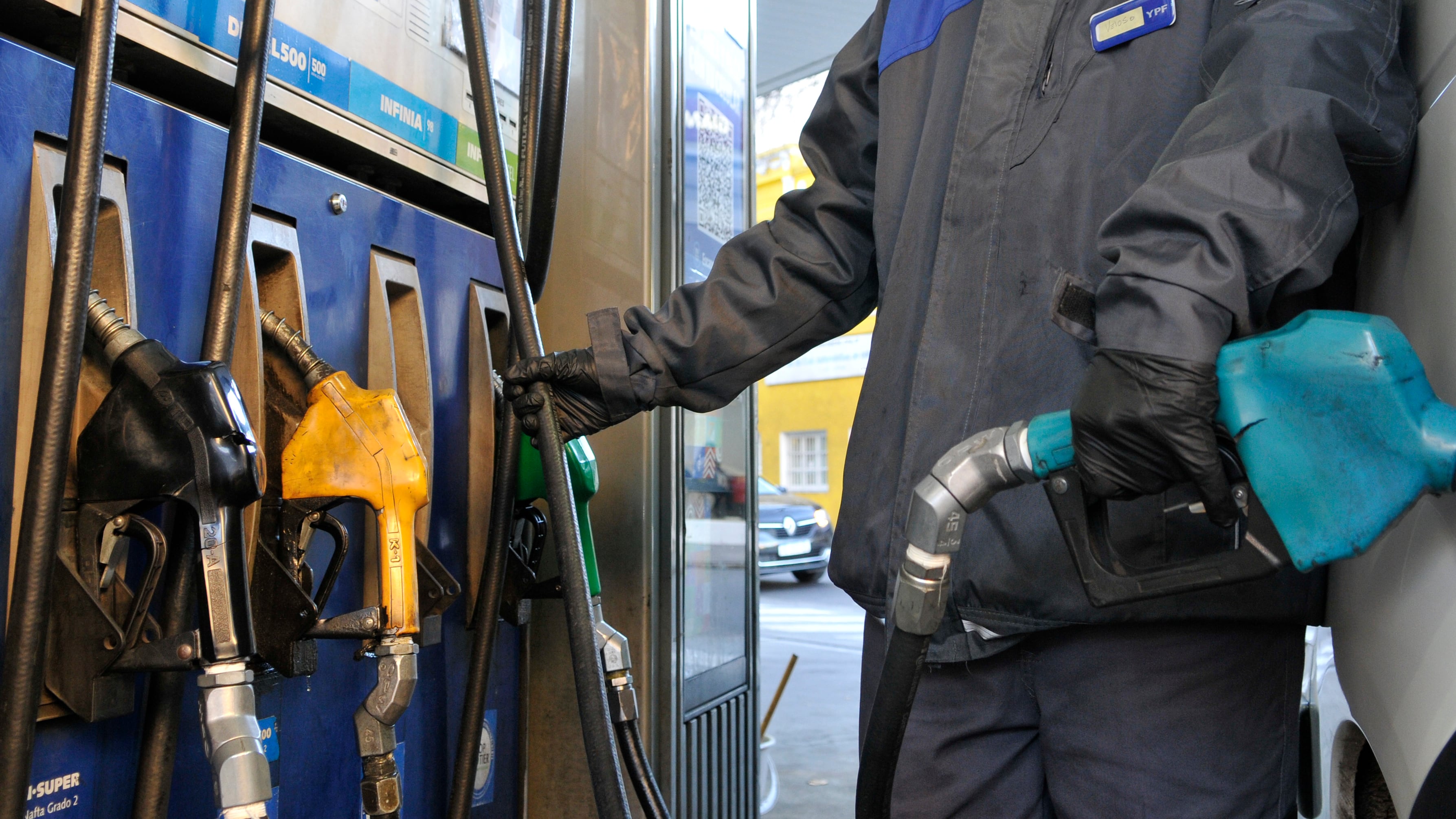 La carga de nafta premium cayó 24,6 por ciento.