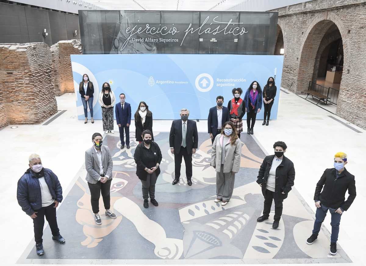 En 2021 se incorporó la opción no binaria al Documento Nacional de Identidad argentino.