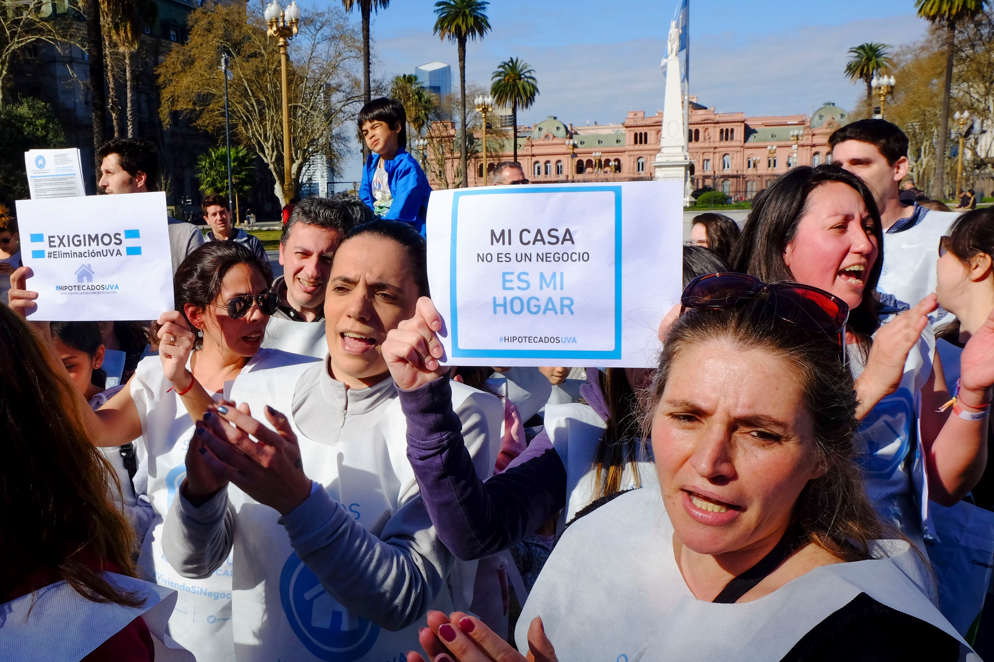 La propuesta del Gobierno es compensar a los bancos con un subsidio.