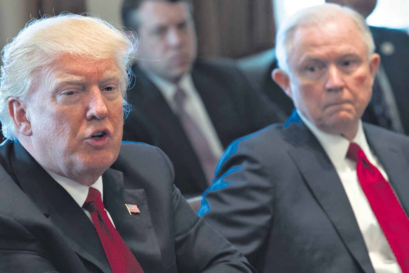 Otros tiempos: Sessions (der.) fue uno de los seguidores más tempranos y leales a Trump.