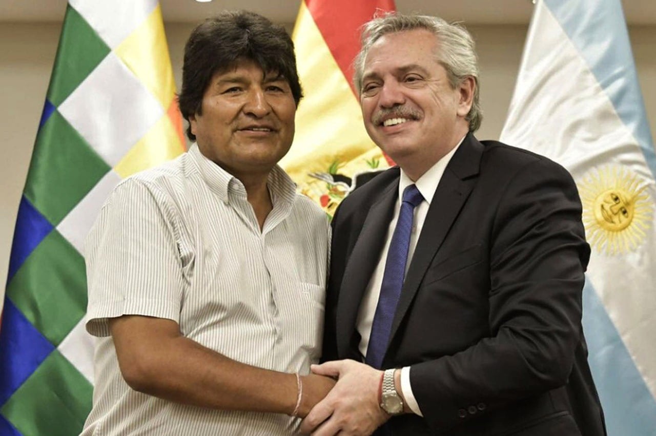 El presidente Alberto Fernández felicitó este lunes a Evo Morales por el triunfo del MAS en las elecciones de este domingo. 