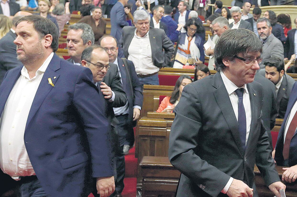 Otros tiempos en Cataluña, cuando gobernaban los independentistas Puigdemont y Junqueras.