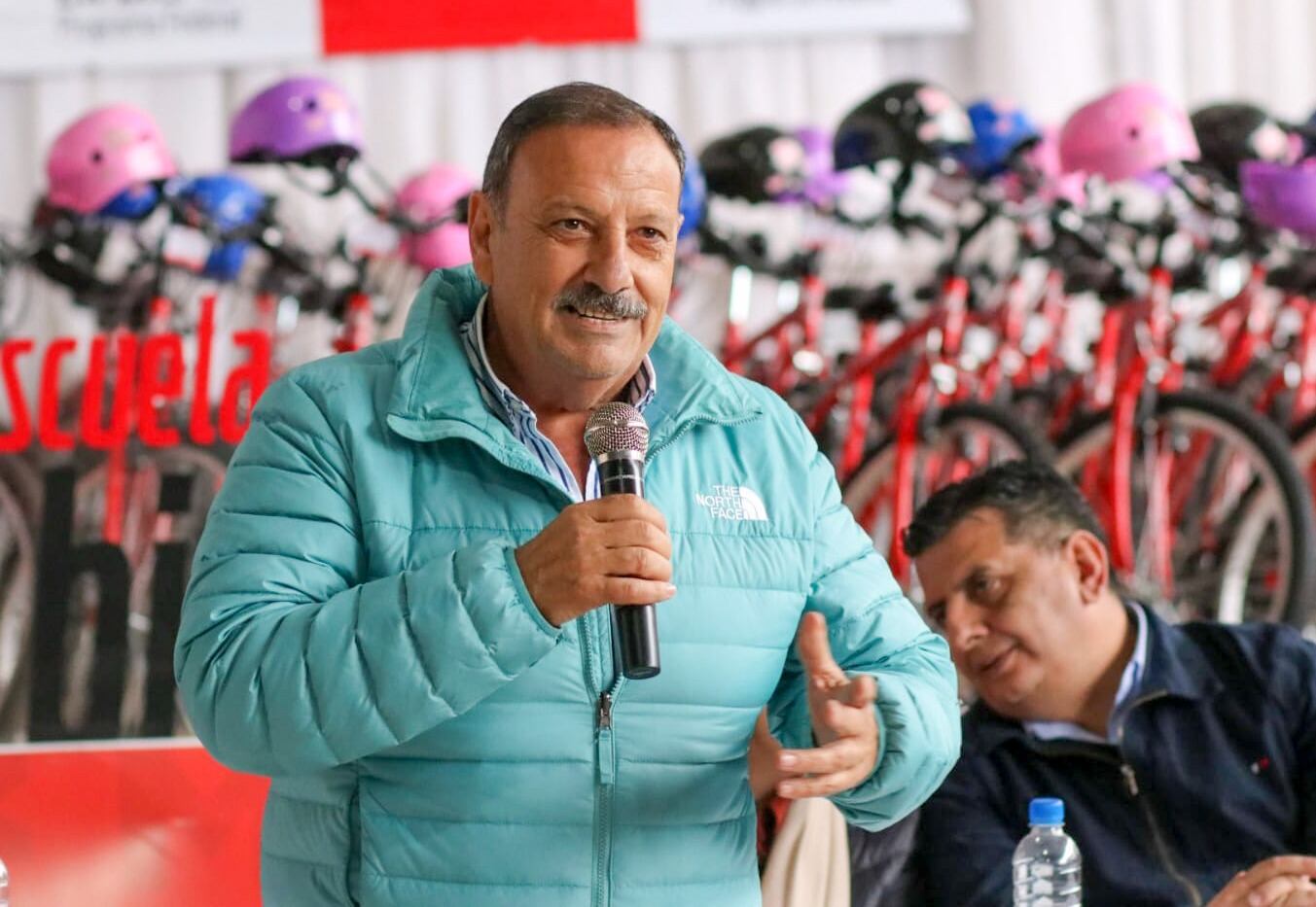 El gobernador había sido internado debido a un fuerte dolor en el pecho.