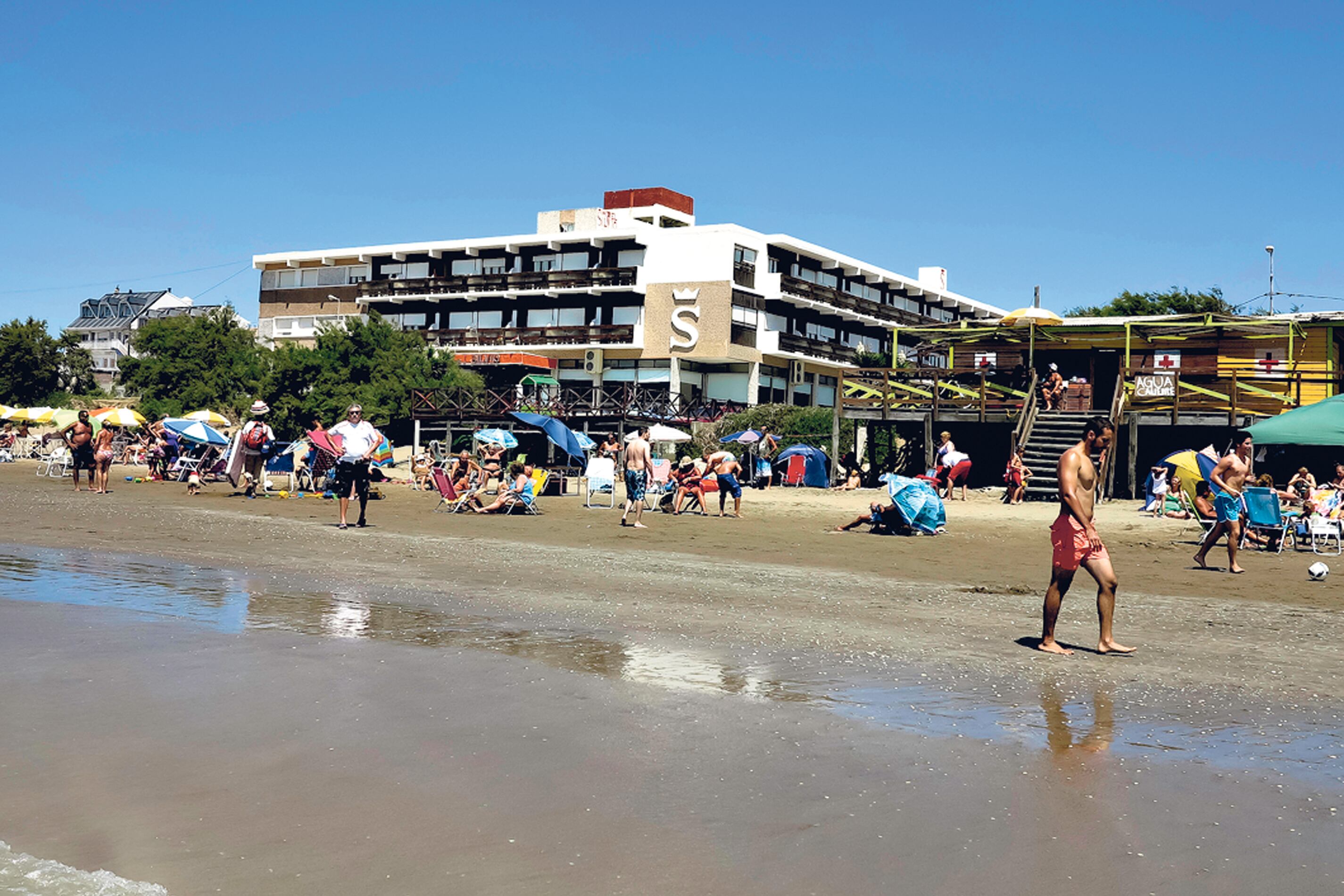 Salida directa a la playa, en uno de los balnearios favoritos de familias y adolescentes.