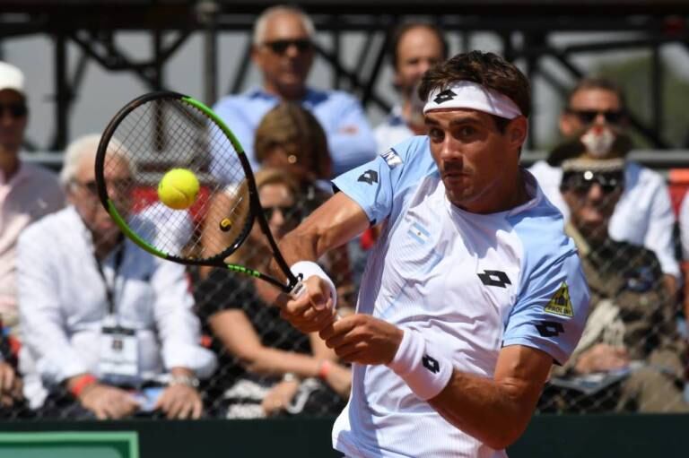 Pella ofreció poca resistencia en el primer punto ante Italia.