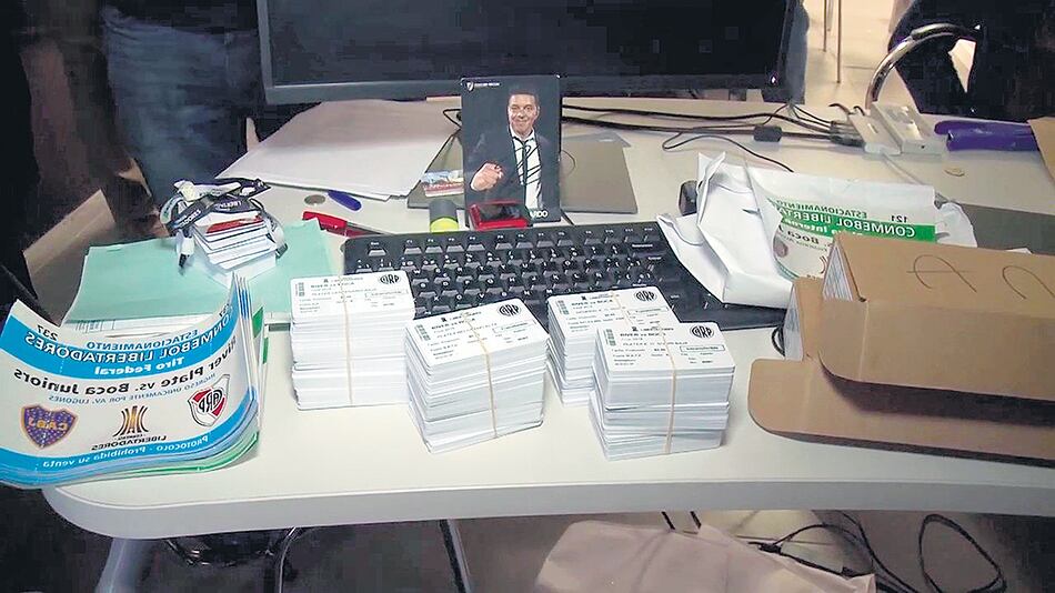 Allanamiento a las oficinas de River en el Monumental.