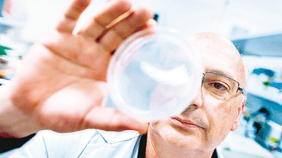 Francisco Martínez Mojica será reconocido como Doctor Honoris Causa por la Universidad de Quilmes.