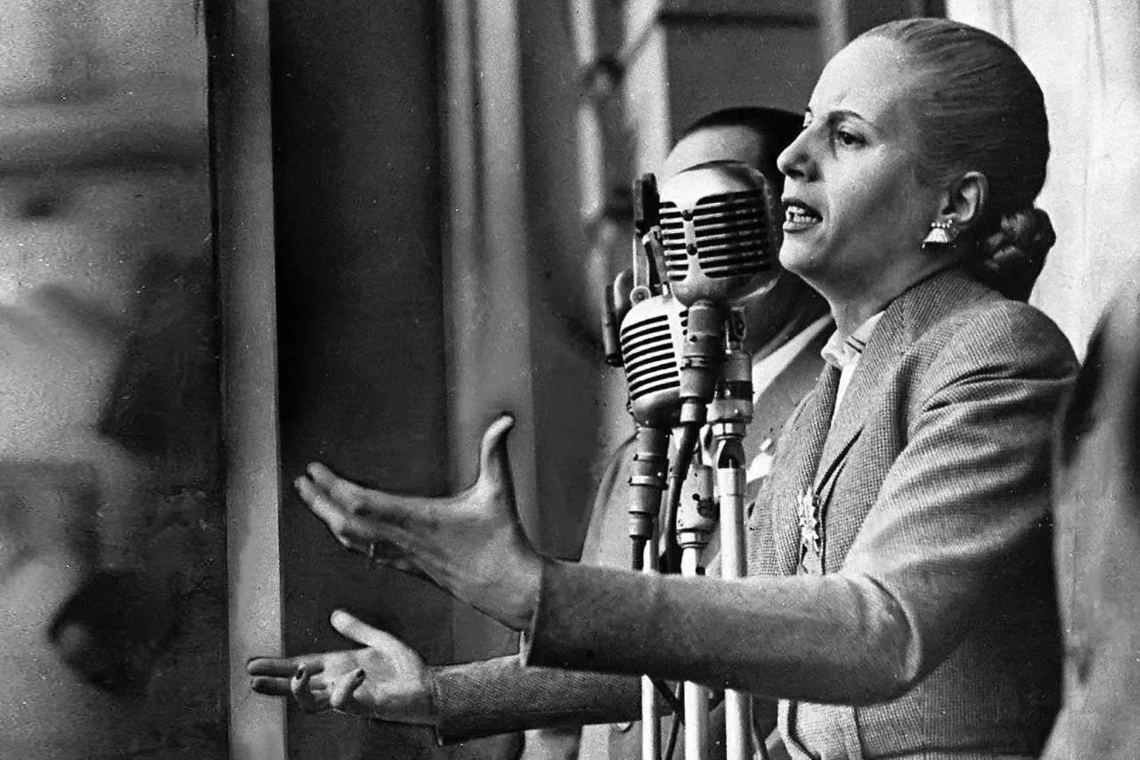  En 1952 muere Eva Perón a los 33 años, víctima de cáncer. 