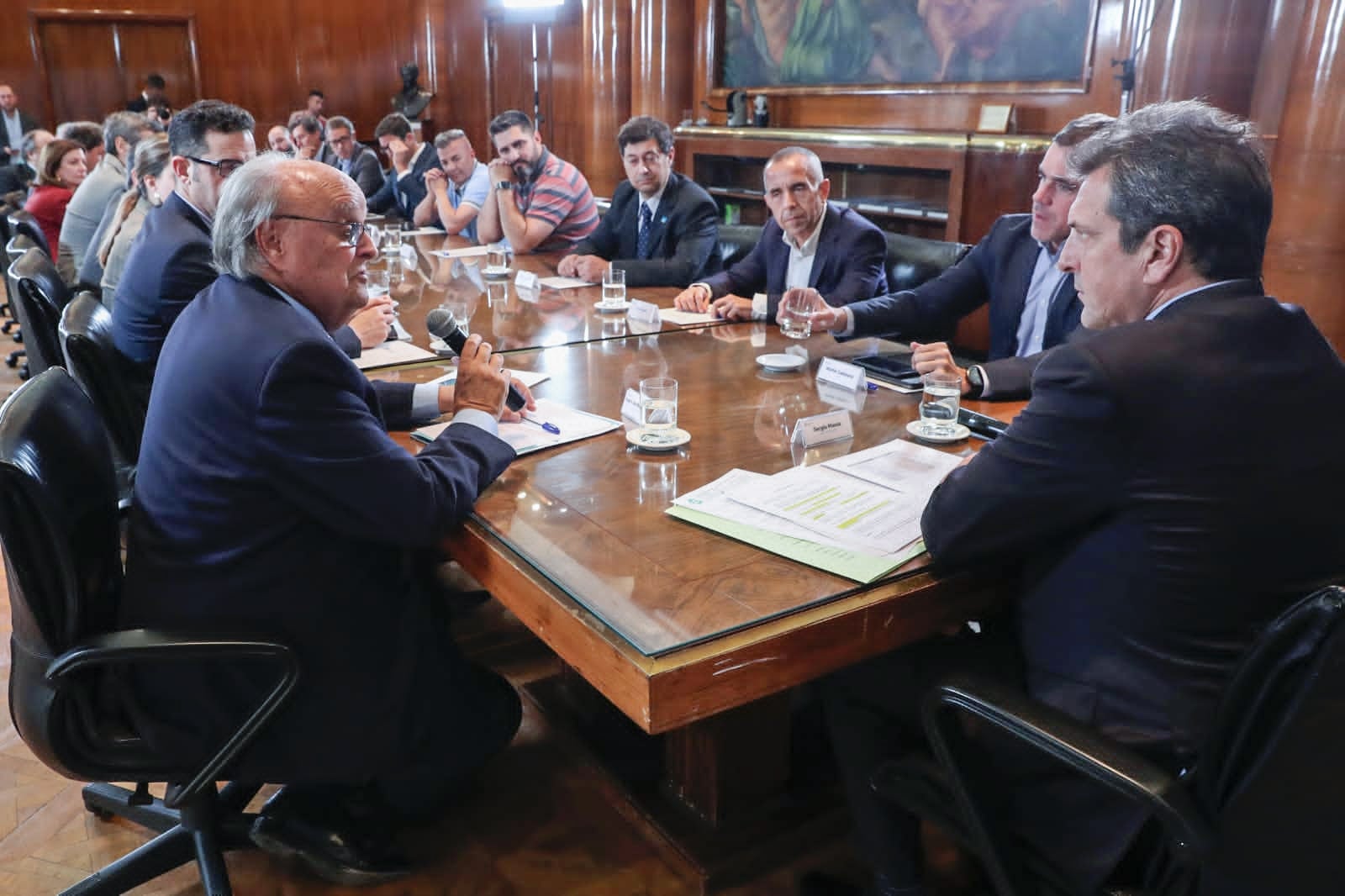 Massa, De Mendiguren y Tombolini, en el encuentro con el sector